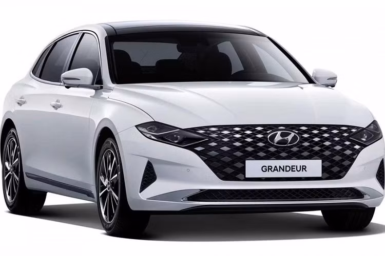 Vào hồi tháng 11/2019, hãng Hyundai đã vén màn phiên bản mới của dòng sedan cỡ trung Grandeur tại thị trường Hàn Quốc. Sau gần 2 năm, mẫu sedan cỡ trung cao cấp hơn Hyundai Sonata tiếp tục được vén màn tại xứ sở kim chi. Bước sang phiên bản 2021, Hyundai Grandeur hạng sang không có gì thay đổi về thiết kế. Thay vào đó, điểm nhấn đáng chú ý nhất của mẫu sedan tiệm cận xe sang này chính là phiên bản đặc biệt mới mang tên Le Blanc.
