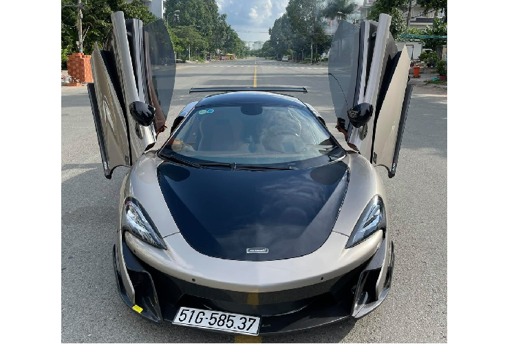 Mới đây, chiếc siêu xe McLaren 570S tại Việt Nam duy nhất ra biển trắng và đã nộp đầy đủ thuế đã được chào bán trên sàn xe cũ. Chiếc 570S này từng thuộc sở hữu của đại gia chơi xe nổi tiếng Cường Đô la, ngoài ra nó còn qua tay cả dân chơi Tống Đông Khuê.