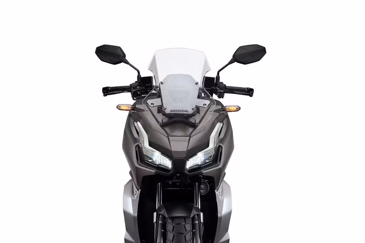 Sau khi được Honda chính thức ra mắt tại Nhật Bản vào cuối năm ngoái, phiên bản 2021 của mẫu xe ga Honda ADV 150 2021 mới đã chính thức cập bến thị trường Đông Nam Á, cụ thể là Malaysia. Theo đó, Honda ADV 150 2021 tại Malaysia sẽ có giá bán ở mức 11.999 Ringgit, tương đương 67,8 triệu đồng.