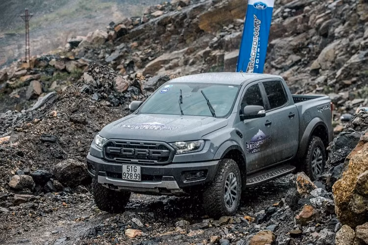 Ford Ranger Raptor tai Viet Nam 