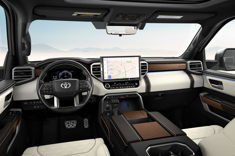 Đối với Toyota Tundra 2022 phiên bản 1974, xe có 8 tuỳ chọn màu sơn ngoại thất và 2 tuỳ chọn màu nội thất là da Saddle Tan và da Rich Cream. Carscoops đã lựa chọn màu sơn Đỏ - Supersonic Red có giá 425 USD (khoảng 9,8 triệu đồng) cho lớp “áo” ngoại thất của chiếc bán tải.