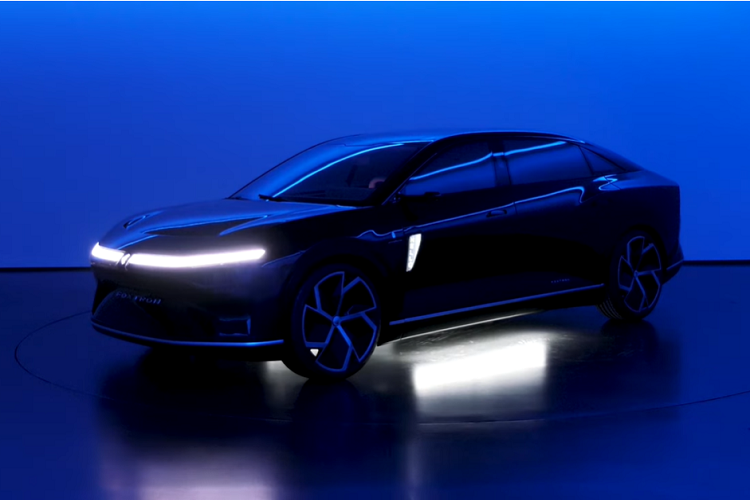 Buổi ra mắt không tiết lộ quá nhiều về chiếc xe Foxconn Model E mới, nhưng giờ đây, thông qua một đoạn video mới trên kênh YouTube chính thức của Pininfarina, chúng ta đã có một cái nhìn tổng thể về nó, bao gồm cả hình ảnh bên trong.