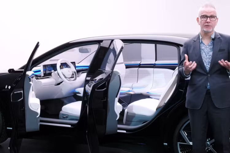 Model E của Foxconn dự kiến sẽ được bán vào năm 2023. Hiện tại, mẫu xe mới này có thể sẽ chỉ dành riêng cho thị trường Đài Loan, và nhà sản xuất chưa công bố kế hoạch đưa nó ra thị trường quốc tế.