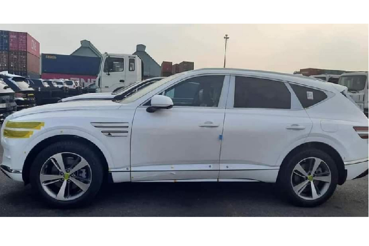 Đi cùng là nhiều tùy chọn động cơ, từ động cơ 2.5L tăng áp cho công suất khoảng 300 mã lực, cho đến động cơ V6 3.5L tăng áp kép cho công suất 375 mã lực. Xe sử dụng kết hợp với hộp số tự động 8 cấp, đi kèm với 2 lựa chọn dẫn động cầu sau (RWD) và bốn bánh toàn thời gian (AWD).