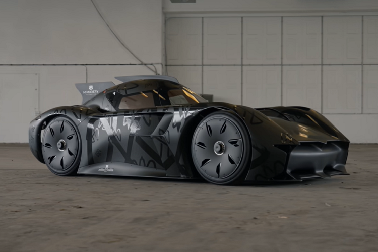 Nhìn chung, mẫu xe điện chỉ chạy đường đua với dáng vẻ trông như Batmobile thu nhỏ này cho thấy một tiềm năng rất lớn, nhưng khó ai có thể dám chắc là nó có làm được đúng như những gì đã hứa hẹn hay không.