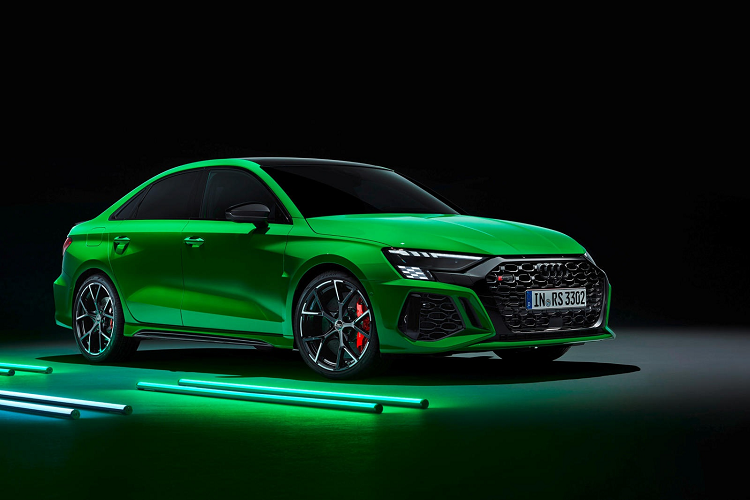 Thành tích này cũng đã phá vỡ kỷ lục của Renault Megane RS Trophy-R lập từ tháng 4/2019 với thời gian chênh lệch 4,64 giây. Mức giá xe Audi RS3 2022 phiên bản Sportback và Sedan lần lượt là 70.832 USD và 73.193 USD. Xe sẽ có mặt tại thị trường châu Âu vào quý 3 năm nay.