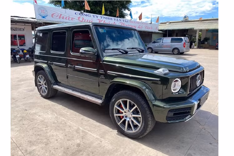 Sức mạnh này cho phép chiếc xe chạy nước rút từ 0 - 100 km/h trong 4,5 giây, trước khi đạt vận tốc tối đa là 220 km/h.