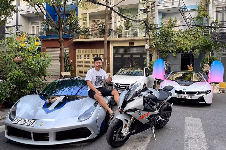 Mới đây 9x Sài Gòn tiếp tục bổ sung thêm một thành viên mới vào bộ sưu tập của mình, đó là chiếc Mercedes-AMG G63 Brabus cực hiếm tại Việt Nam.