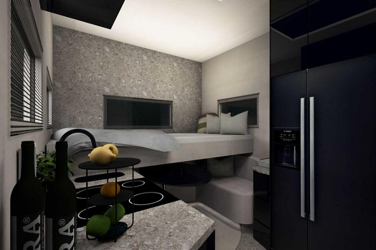 Trong khi đó, nhà bếp đầy đủ tiện nghi bên cạnh ghế sofa có lắp đặt bếp cảm ứng 4 ô đốt kèm với lò nướng và bồn rửa nhỏ, tất cả đều được đặt trên một bề mặt đá cẩm thạch. Đương nhiên, SOD Rise 4x4 cũng có một tủ lạnh, nhưng thay vì một chiếc nhỏ gọn, thì đó là có một tủ lạnh kèm ngăn đá loại lớn được đặt đối diện với mặt bàn. 