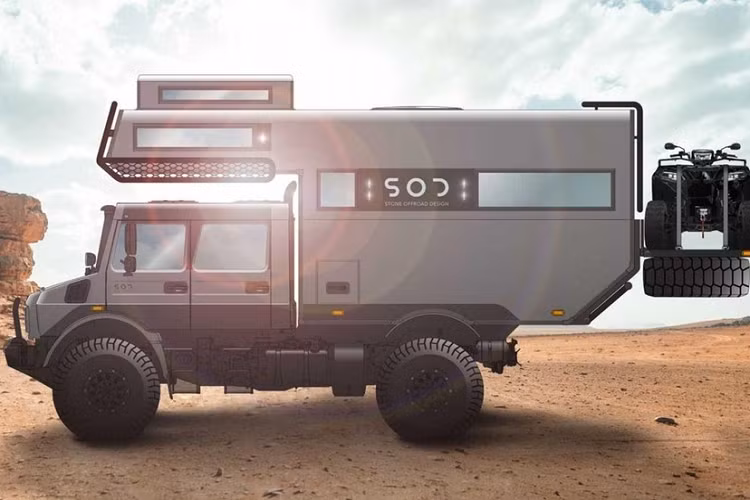  Mercedes-Benz Unimog cỡ lớn nổi tiếng là một trong những mẫu xe đi địa hình tốt nhất hành tinh. Vậy chuyện gì sẽ xảy ra nếu ai đó kết hợp một chiếc Unimog với ý tưởng motorhome tiện nghi? Kết quả có lẽ là chiếc xe đặc biệt dưới đây. 