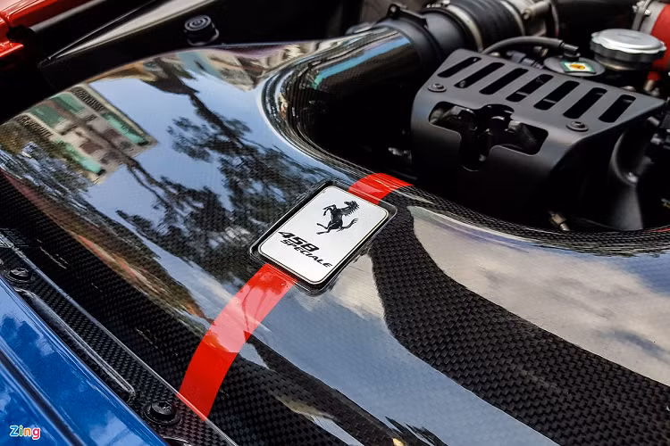 Ferrari 458 Speciale có khả năng tăng tốc 0-100 km/h chỉ trong 3 giây, 0-200 km/h chỉ trong 9,1 giây trước khi đạt vận tốc tối đa khoảng 325 km/h. Ferrari công bố 458 Speciale hoàn thành một vòng trường đua Fiorano trong khoảng 1 phút 23,5 giây, chỉ chậm hơn mẫu xe đàn anh F12berlinetta chỉ 0,5 giây. 