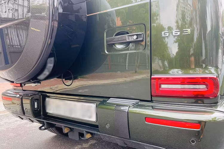 Cung cấp sức mạnh cho Mercedes-AMG G63 độ Brabus vẫn là khối động cơ V8, tăng áp kép, dung tích 4.0 lít, sẽ sản sinh công suất tối đa 577 mã lực tại vòng tua máy 6.000 vòng/phút và mô-men xoắn cực đại 850 Nm tại dải tua máy 2.500 - 3.500 vòng/phút