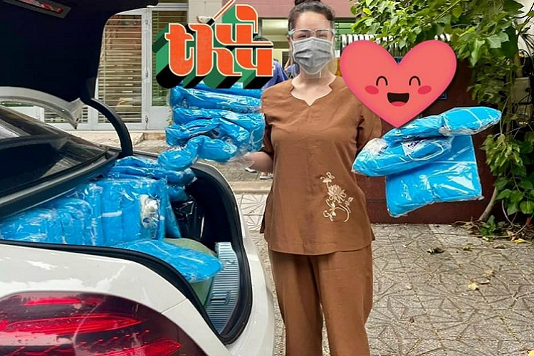 Chiếc xe MPV cỡ lớn Ford Tourneo của Nhật Kim Anh được trang bị động cơ xăng tăng áp EcoBoost 16 van, dung tích 2.0 lít, sản sinh công suất tối đa 203 mã lực và mô-men xoắn cực đại 300 Nm, đi kèm với đó là hộp số tự động 6 cấp.