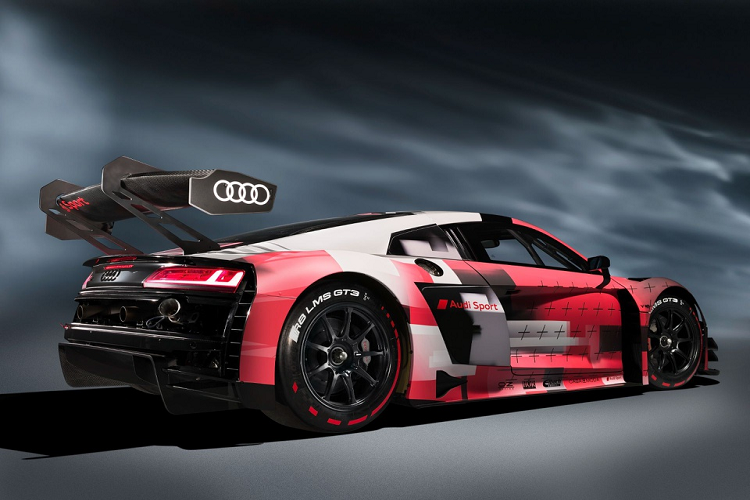 Audi R8 LMS thế hệ thứ 2 được ra mắt lần đầu tiên trong năm 2015. Ngoài cấu hình dành cho phân hạng GT3, Audi cũng mang đến biến thể dành cho các giải đua GT2 và GT4.