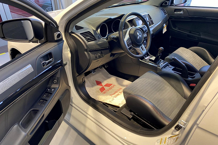 Theo thông tin do đại lý Mitsubishi Baywest công bố, chiếc Lancer Evolution Final Edition được đăng bán thuộc đời xe 2015, có ODO chỉ 99 km và là 1 trong 350 chiếc Lancer EVO Final Edition đặc biệt dành cho thị trường Canada, và là 1 trong 3.100 xe EVO Final Edition trên toàn cầu.