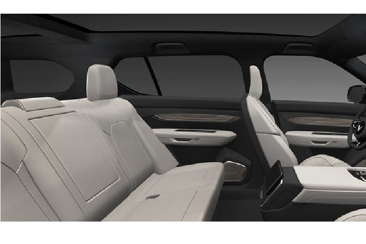 Bộ pin dung lượng 106 kWh cho tầm hoạt động lên đến 550 km - dài hơn một trong những mẫu xe điện có phạm vi hoạt động xa nhất hiện nay. Chiếc Tesla Model S Long Range sử dụng gói pin 95 kWh và có phạm vi hoạt động tối đa 525 km. Nhưng BTV của Carbuzz dự đoán phạm vi hoạt động thực tế của VinFast VF33 sẽ thấp hơn so với con số được công bố.