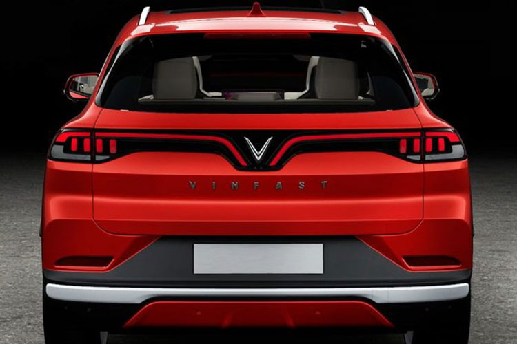 Tại Mỹ, VinFast sẽ bắt đầu nhận đơn đặt hàng cho VF32 và VF33 vào tháng 11 năm nay, thời điểm giao xe dự kiến bắt đầu vào năm 2023. "Đây là khoảng thời gian khá tham vọng của hãng xe Việt Nam chưa có chỗ đứng tại thị trường Mỹ, chúng tôi sẽ chờ xem liệu họ có thể giao xe đúng hẹn hay không", BTV Jared Rosenholtz cho biết. Còn tại Việt Nam, VinFast dự kiến nhận đặt hàng mẫu VF31 phiên bản tiêu chuẩn từ tháng 5 và bàn giao xe từ tháng 11. Hai mẫu Vinfast VF32 và VF33 sẽ nhận đặt hàng tại Việt Nam từ tháng 9, bàn giao xe từ tháng 2/2022.