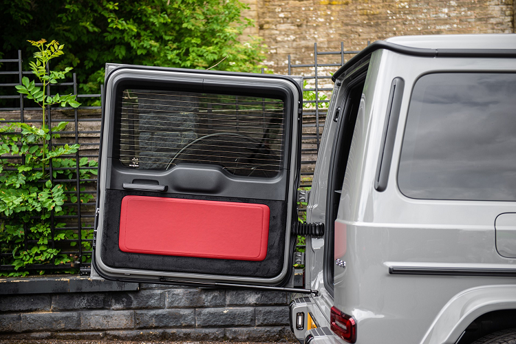 G-Class Carbon Wide Track Edition được tạo ra dựa trên mẫu xe SUV Mercedes-AMG G 63 4MATIC+ 2021 phiên bản mới nhất.