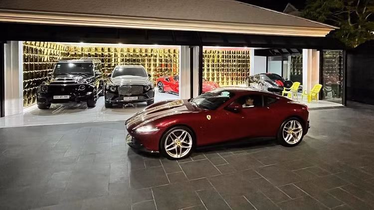 Don Roma, dai gia Campuchia so huu loat xe Ferrari chuc ty dong-Hinh-3