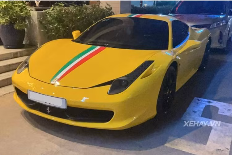 Phải nói, dù đã không còn "hot" như trước nhưng siêu ngựa Ferrari 458 Italia vẫn là một trong những siêu xe được chào đón bậc nhất trên thế giới bởi thiết kế không lỗi thời và vẻ đẹp vô cùng quyến rũ của mình.