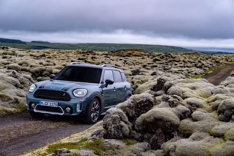 Chi tiet MINI Countryman 2021 tu 2,4 ty dong tai Viet Nam