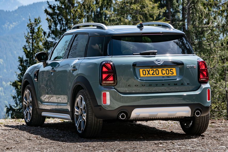 Về khả năng vận hành, MINI Countryman Cooper S 2021 được trang bị động cơ xăng, 4 xi-lanh sở hữu công nghệ TwinPower Turbo cho công suất tối đa lên tới 192 mã lực và mô-men xoắn cực đại 280 Nm. Theo công bố của THACO, xe có khả năng tăng tốc từ 0 – 100 km/h trong vòng 7,5 giây với tốc độ tối đa là 226 km/h.