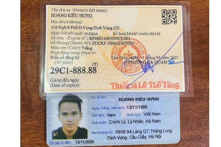 Chiếc xe cũng được khoác lên mình một bộ áo mới mầu café rất bắt mắt, ngoài ra nó chủ yếu chỉ nằm một chỗ để trưng bày. Về ngoại hình, chiếc xe có cụm đèn bầu bĩnh đặc trưng cùng kính chắn gió của Honda SH đời 2009-2012 (thường gọi là SH đầu to). 