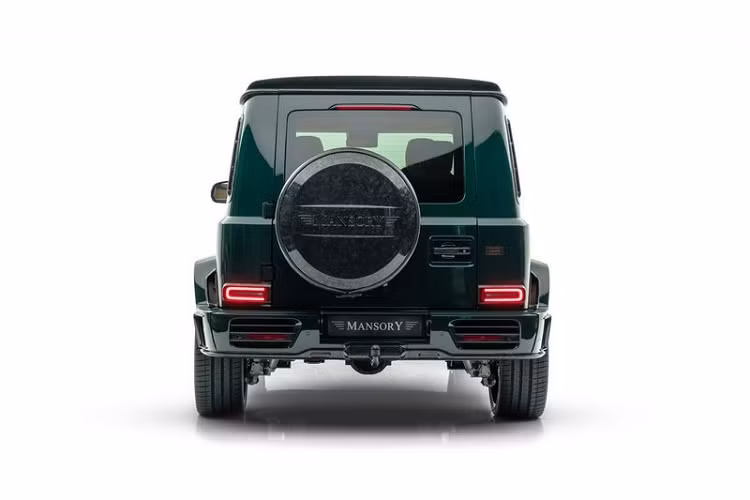 Trên thế giới sẽ chỉ có 10 chiếc Mansory Gronos 2021 được sản xuất, hiện đang có một chiếc được rao bán với giá 665.000 USD (khoảng 15,3 tỷ đồng), đắt gấp 3 lần so với bản gốc là Mercedes-AMG G63 thế hệ mới.