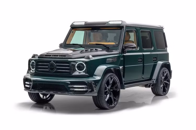 Giống như Gronos 2013, Gronos 2021 cũng được xây dựng dựa trên mẫu xe SUV Mercedes-AMG G63, nhưng là thế hệ mới. Khác với tiêu chuẩn, Mansory Gronos 2021 mạnh tới 838 mã lực và 1.000 Nm mô-men xoắn cực đại, tăng đáng kể từ những con số 577 mã lực và 850 Nm.