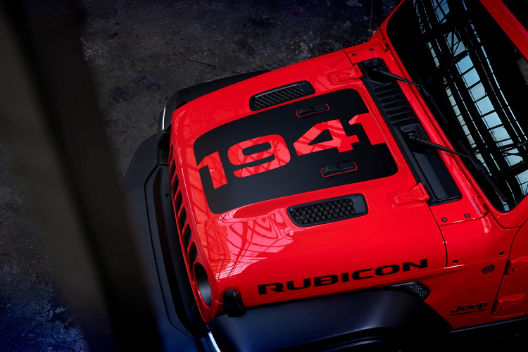 Cung cấp sức mạnh cho Wrangler 1941 Edition là động cơ diesel 4 xy-lanh thẳng hàng 2.2L, công suất tối đa 197 mã lực cùng mô-men xoắn cực đại 450 Nm. Xe có hộp số tự động 8 cấp, hệ dẫn động 4x4 với hộp số phụ và khóa vi sai.