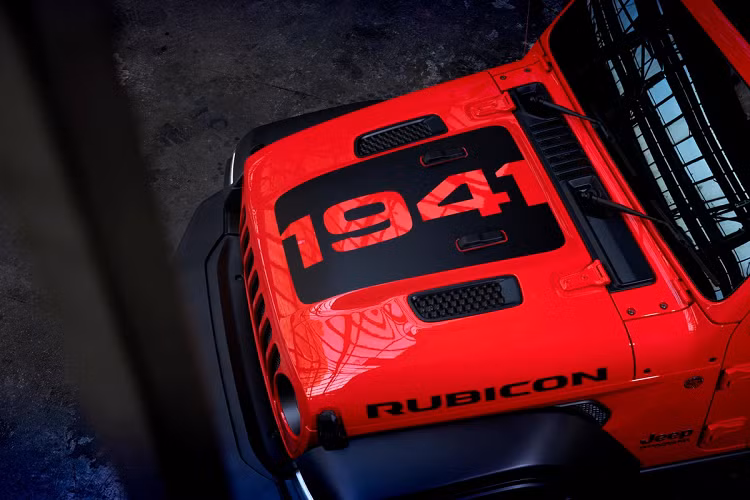 Cung cấp sức mạnh cho Wrangler 1941 Edition là động cơ diesel 4 xy-lanh thẳng hàng 2.2L, công suất tối đa 197 mã lực cùng mô-men xoắn cực đại 450 Nm. Xe có hộp số tự động 8 cấp, hệ dẫn động 4x4 với hộp số phụ và khóa vi sai.