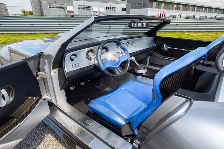 Cho đến nay chiếc xe vẫn còn hoạt động bình thường. Trọng lượng xe chỉ 1.450 kg. Thời gian tăng tốc 0-100 km/h của chiếc xe này là dưới 4 giây. Số vòng quay được giới hạn điện tử ở mức 6.000 vòng/phút ở số một.