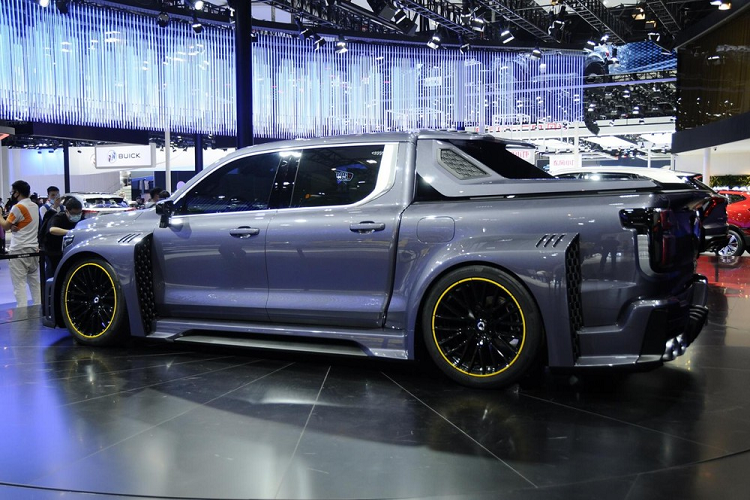 Để khiến xe bán tải King Kong Cannon trở nên hấp dẫn hơn một chút đối với khách hàng Trung Quốc, Great Wall Motors đã giới thiệu một loạt mẫu xe concept với nhiều kiểu độ khác nhau. Gây chú ý nhất trong số đó như đề cập ở trên chính là Supercar Pickup, đóng vai trò đưa chiếc xe bán tải lên một đẳng cấp mới về phong cách và hiệu suất - ngay cả khi Great Wall không chia sẻ gì về phần sau.