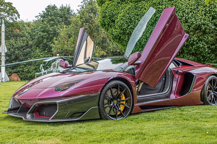 Gói độ Huber Era ra mắt để đánh dấu 10 năm mẫu siêu xe Lamborghini Aventador được sản xuất.