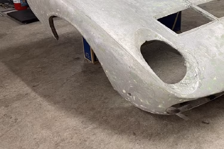 "Trái tim" của Lamborghini Miura SV là động cơ xăng V12, dung tích 4.0L với công suất tối đa 385 mã lực và mô-men xoắn cực đại 399 Nm. So với bản thường, Lamborghini Miura SV mạnh hơn 35 mã lực và 45 Nm.