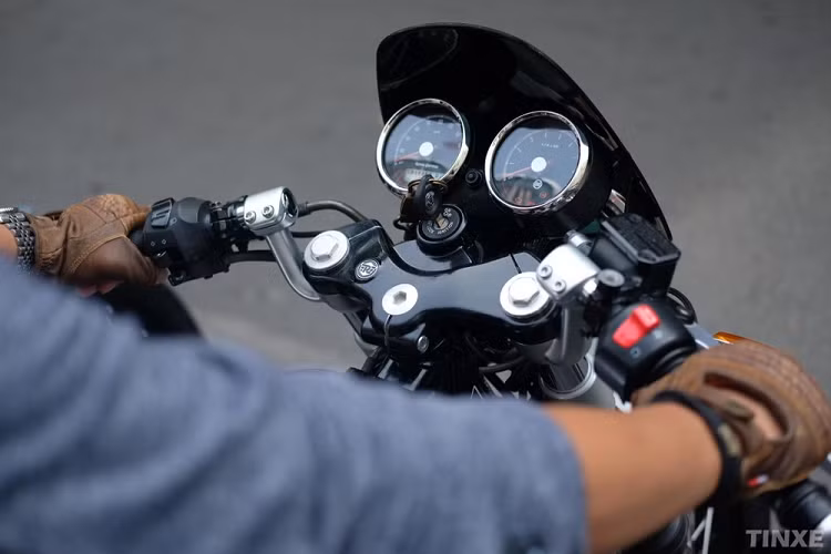 Bao quan xe may the nao khi khong su dung thoi ky gian cach?-Hinh-4