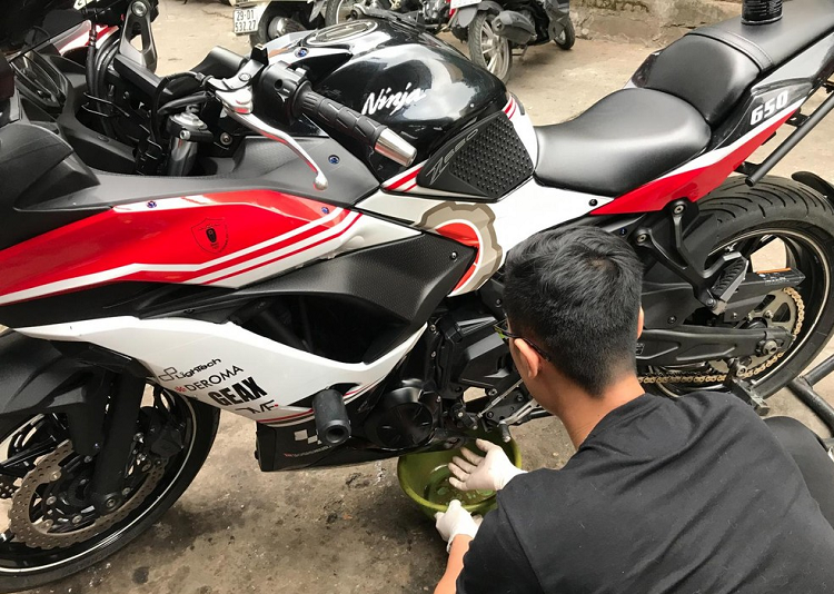 Bao quan xe may the nao khi khong su dung thoi ky gian cach?-Hinh-7