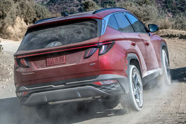 Động cơ này tạo ra công suất tối đa 187 mã lực và mô-men xoắn cực đại 6.100 vòng/phút và mô-men xoắn cực đại 241 Nm tại tua máy 4.000 vòng/phút. Hệ dẫn động 4 bánh toàn thời gian HTRAC AWD được trang bị tùy chọn cho xe.