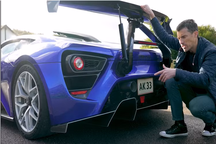 Zenvo TSR-S có thể đạt tốc độ 325 km/h và với tốc độ đó, nó cần có hệ thống phanh hiện đại nhất có thể.