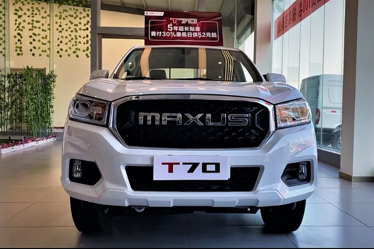 Hãng Chevrolet khẳng định S10 Max là sản phẩm hoàn toàn mới và không liên quan đến đàn anh S10 hiện đang bán ở thị trường Brazil. Khác với S10 Max mới, mẫu xe bán tải Chevrolet S10 dùng cơ sở gầm bệ và nhiều trang bị chung với Chevrolet Colorado. Trên thực tế, Chevrolet S10 Max 2022 được phát triển dựa trên mẫu xe bán tải Trung Quốc Maxus T70 của hãng SAIC Motors.