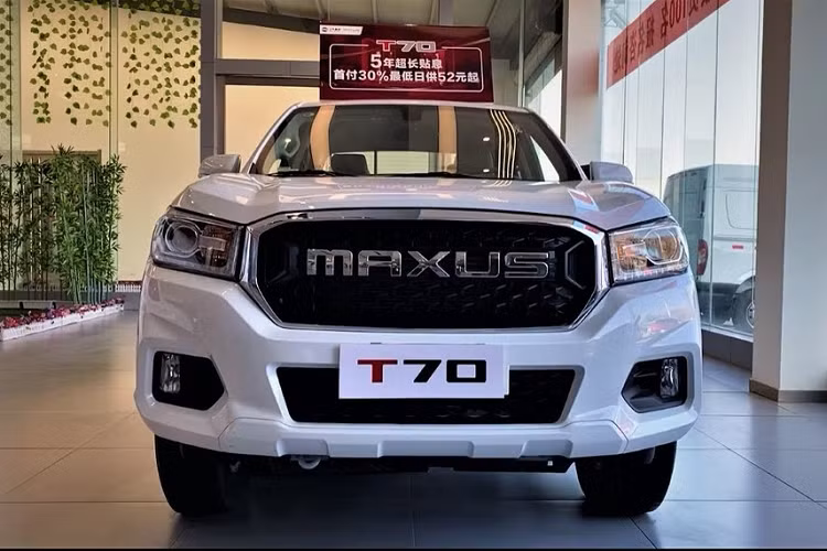 Hãng Chevrolet khẳng định S10 Max là sản phẩm hoàn toàn mới và không liên quan đến đàn anh S10 hiện đang bán ở thị trường Brazil. Khác với S10 Max mới, mẫu xe bán tải Chevrolet S10 dùng cơ sở gầm bệ và nhiều trang bị chung với Chevrolet Colorado. Trên thực tế, Chevrolet S10 Max 2022 được phát triển dựa trên mẫu xe bán tải Trung Quốc Maxus T70 của hãng SAIC Motors.