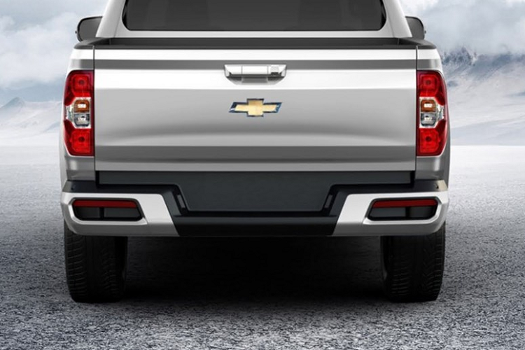 Đầu tiên là động cơ xăng 4 xi-lanh, hút khí tự nhiên, dung tích 2.4L. Thứ hai là động cơ xăng 4 xi-lanh, tăng áp, dung tích 2.0L. Hiện thông số động cơ của mẫu xe bán tải này chưa được hé lộ. Trong khi đó, 2 động cơ này ở Maxus T70 cho công suất tối đa lần lượt là 160 mã lực và 213 mã lực. Động cơ kết hợp với hộp số sàn hoặc hộp số tự động và hệ dẫn động 4 bánh tùy chọn.