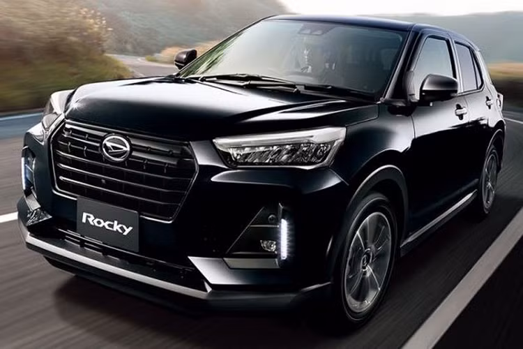 Thiết kế tổng thể của xe không có khác biệt gì so với mẫu xe hiện tại, xe vẫn có phần đầu vuông vức góc cạnh, hai hốc khá lớn màu đen trên cản sau và cánh gió mui.