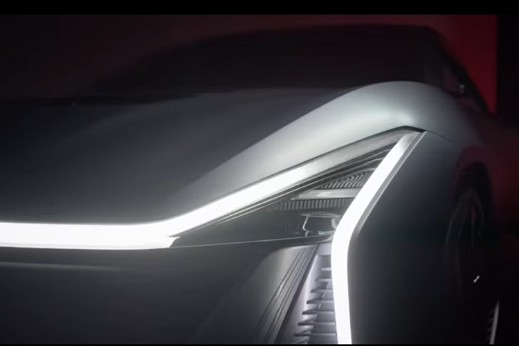 Geely hứa hẹn rằng cụm pin của họ có thể tồn tại 2 triệu km, và các mẫu xe có thể trang bị từ 1 cho tới 3 mô tơ điện đối với các phiên bản hiệu suất cao.