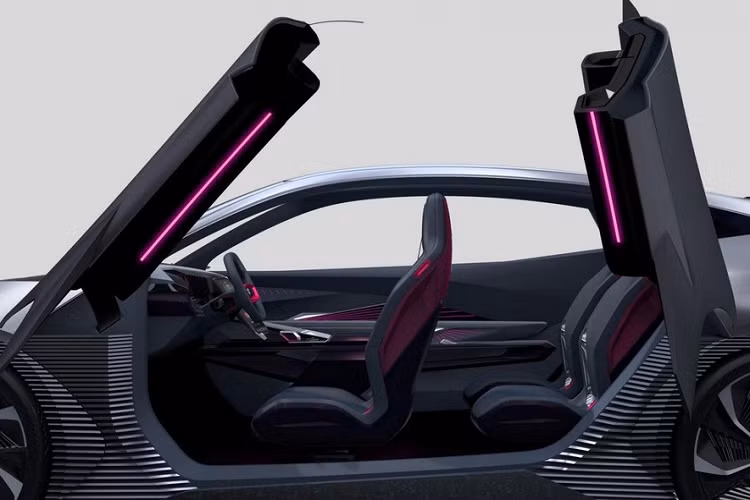 Một điểm kỳ lạ là Geely không dành nhiều thời gian để miêu tả mẫu concept mới này. Mục đích duy nhất của nó dường như là thể hiện vũ trụ bao la có thể truyền cảm thiết kế xe ra sao. Không tiết lộ cụ thể mẫu concept được chế tạo trên khung gầm nào và có trang bị hệ truyền động gì, nhưng có thể khá chắc rằng mẫu xe điện Vision Starburst có khung gầm Sustainable Experience Architecture (SEA).