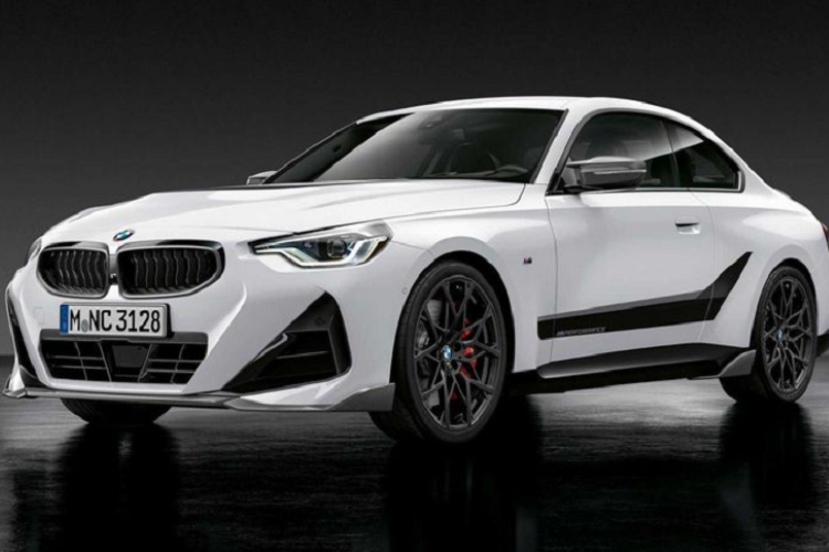 Nhìn chung, bộ phụ kiện M mới mà hãng xe Đức dành cho BMW 2-Series Coupe 2022 mới sẽ bao gồm các chi tiết tinh chỉnh nhẹ nhàng, nổi bật nhất chính là bộ chia gió trước mở rộng làm từ sợi carbon trọng lượng nhẹ.