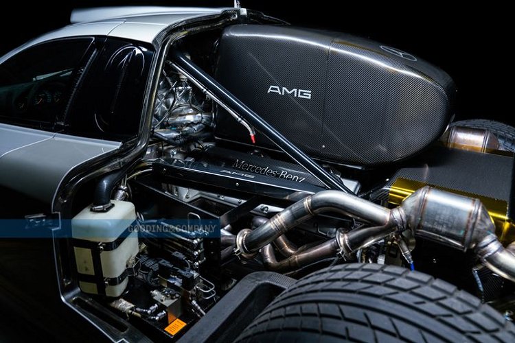 Và vào năm 2017, chiếc xe đã được Cheval Trust ở Seattle mua và nhập khẩu theo diện hàng trưng bày miễn thuế. Tính đến nay, Mercedes-Benz CLK GTR thứ 9 đã chạy được tổng cộng 1.442 km.