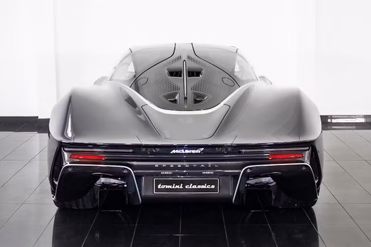 McLaren Speedtail là siêu xe hoàn toàn mới, ra mắt vào tháng 10/2018 và thuộc dòng Ultimate Series. Siêu xe triệu đô McLaren Speedtail sử dụng hệ thống động cơ hybrid xăng-điện với tốc độ tối đa 391 km/h. Speedtail được khẳng định là siêu xe nhanh và sang trọng nhất của McLaren.
