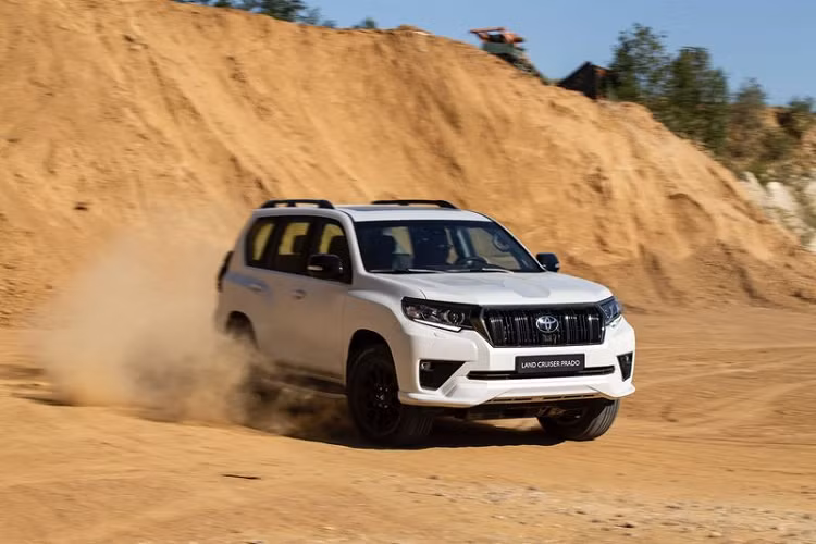 Rất có thể Toyota Land Cruiser Prado thế hệ mới sẽ được ra mắt vào năm 2023 với tên mã 250 Series, tuy nhiên, có một số suy đoán lại cho rằng Land Cruiser Prado mới sẽ có mặt vào mùa hè năm sau.