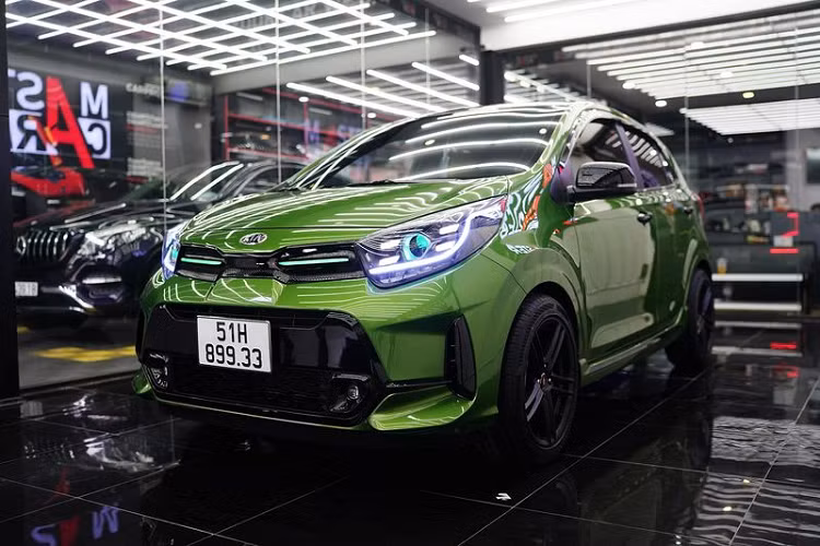 Một chiếc xe hạng A có kích thước dài x rộng x cao lần lượt 3.595 x 1.595 x 1.485 (mm), trục cơ sở đạt 2.400mm.